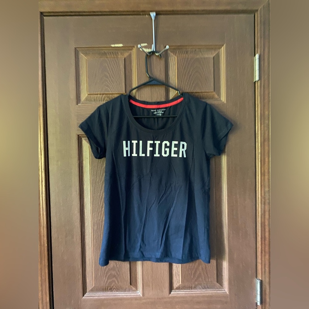 Woman’s Black Tommy Hilfiger T-Shirt